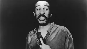 Legendary Comedian Richard Pryor In Performance Wallpaper