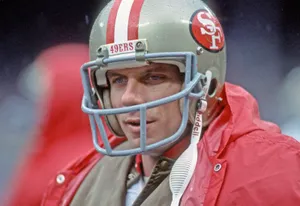 Legendary Nfl Quarterback Joe Montana Wallpaper