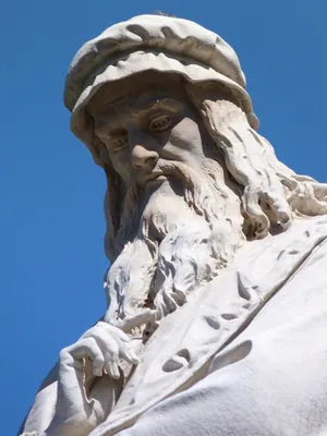 Leonardo Da Vinci White Sculpture Wallpaper