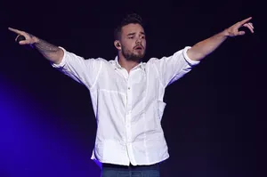 Liam Payne Raising Arms Wallpaper