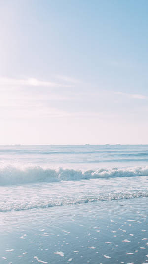 Light Blue Aesthetic Beach Waves Wallpaper