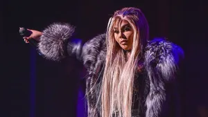 Lil Kim Performingon Stage Wallpaper
