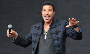 Lionel Richie Glastonbury Festival 2015 Wallpaper