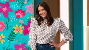 Lisa Snowdon Floral Backdrop Wallpaper