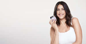 Lisa Snowdon Radiating Elegance In A Red Dress Wallpaper