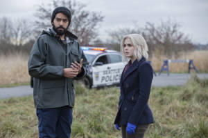 Liv Moore With Dr. Chakrabarti And The Police In Izombie Wallpaper