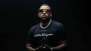 Lloyd Banks Stylish Portrait Wallpaper
