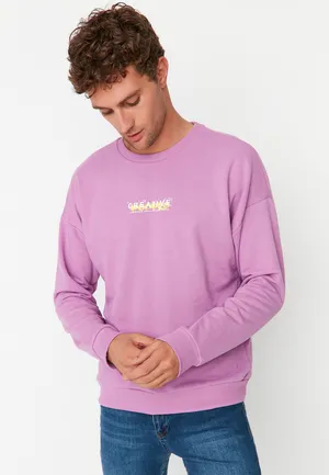 Look And Feel Your Best In This Trendy Purple Sweatshirt Wallpaper