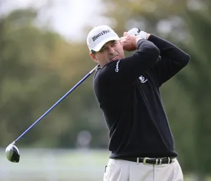 Loren Roberts Looking At Golf Shot Wallpaper