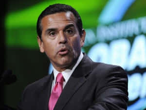 Los Angeles Mayor Antonio Villaraigosa In 2019 Wallpaper
