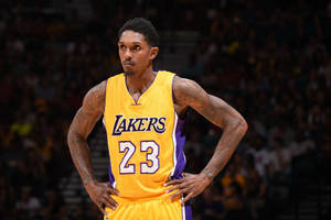 Lou Williams In Lakers Jersey Wallpaper