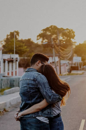 Love Cute Couple Hugging Wallpaper