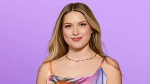 Love Is Blind Contestant Profile Wallpaper