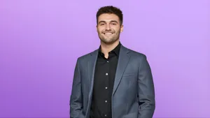 Love Is Blind Contestant Profile Wallpaper