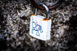 Love Lock Feels Wallpaper