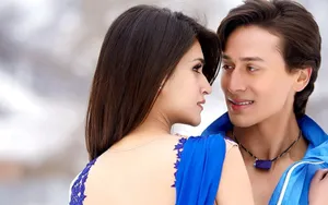 Love Team Kriti Sanon Wallpaper