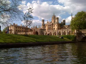 Low Angle Cambridge University River Wallpaper