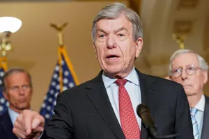 Low Angle Shot Of Roy Blunt In Clear Vision Wallpaper