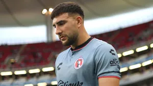 Lucas Cavallini Soccer Player Wallpaper