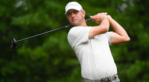 Lucas Glover Good Finish Stance Wallpaper