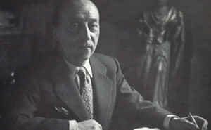 Luis Gutiérrez In Formal Attire Wallpaper