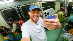 Luisito Comunica Commute Wallpaper