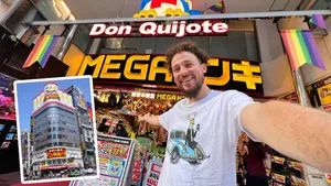 Luisito Comunica Japan Megastore Wallpaper