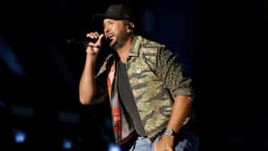 Luke Bryan Sings His Recent Hit 