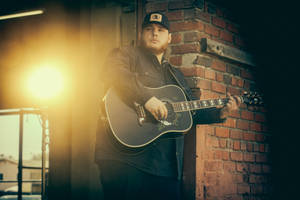 Luke Combs - Get An Inside Look At His Soaring Career Wallpaper