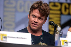 Luke Hemsworth Panel Discussion Wallpaper