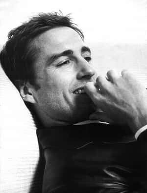 Luke Wilson Posing For A Photoshoot Wallpaper