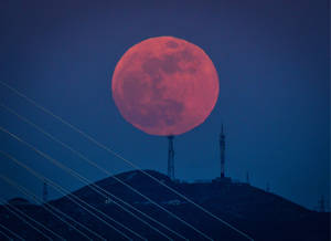 Lunar Eclipse Hilltop View Wallpaper