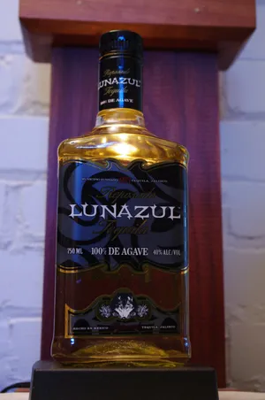 Lunazul Reposado Black Label Wallpaper