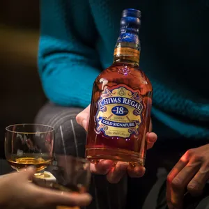 Luxurious Chivas Regal Gold Signature. Wallpaper