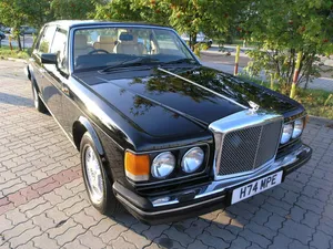 Luxury Meets Elegance With Bentley Eight Wallpaper