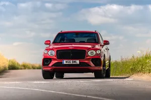 Luxury Meets Performance: Bentley Bentayga Wallpaper