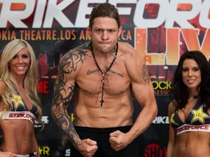 M M A Fighter Renato Sobral Strikeforce Weigh In Wallpaper