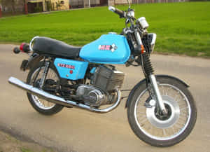 M Z_ E T Z250_ Motorcycle_ Parked_ Outdoors Wallpaper