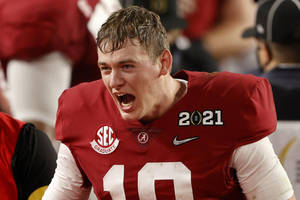 Mac Jones, Quarterback For Alabama Crimson Tide, Prior To A Game. Wallpaper