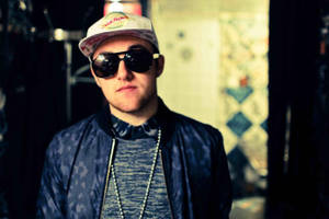 Mac Miller Wearing Shades Wallpaper