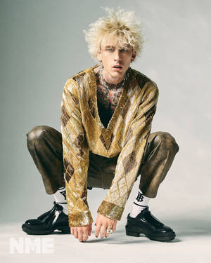 Machine Gun Kelly Gold Fashion Outfit Wallpaper