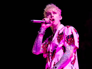 Machine Gun Kelly In Black Wallpaper