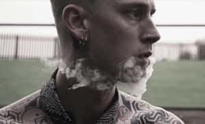 Machine Gun Kelly Rapper Pfp Wallpaper