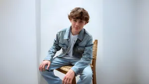 Maddox Batson Casual Style Wallpaper