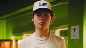 Maddox Batson Casual Style Wallpaper