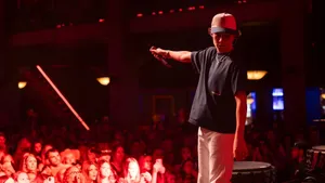 Maddox Batson Performing Live Wallpaper