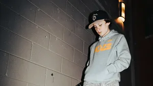 Maddox Batson Urban Style Wallpaper