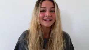 Madelyn Cline Seen At The Mtv Video Music Awards Wallpaper