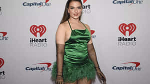 Mae Muller 1440 X 810 Wallpaper Wallpaper