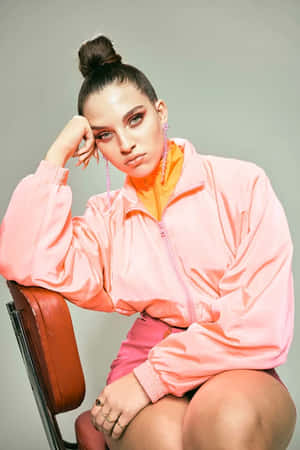 Mae Muller Looking Chic In A Stylish Outfit Wallpaper